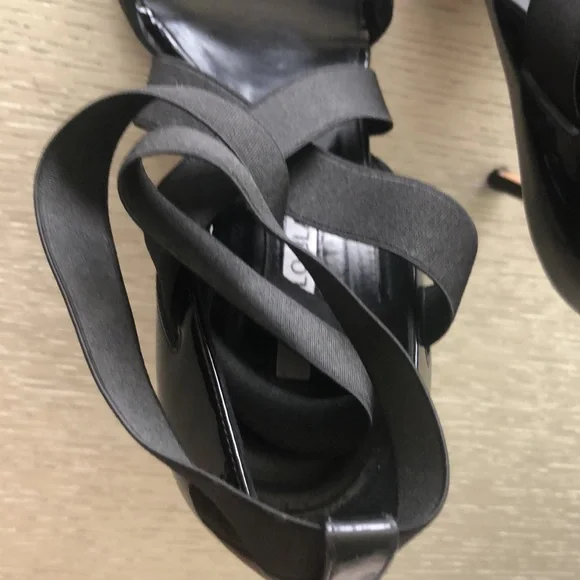 Manolo BLAHNIK pantent gladiator Shoes Size 38